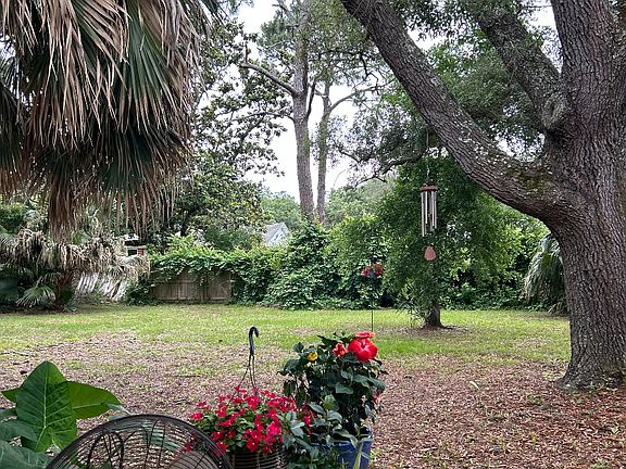 4th image of 121 San Carlos Ave