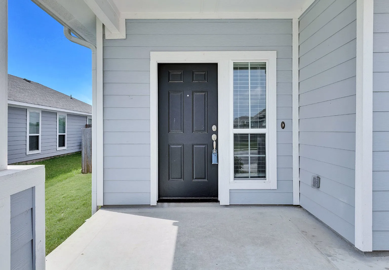 4 bed, 2.5 bath, 2099 sqft, $2,150 — Photo 2