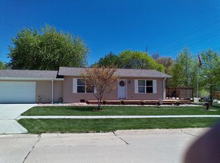 1044 Elm St, Seward, NE 68434