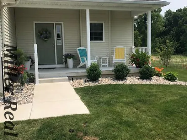 1501 Ivy Wood Ct, Hastings, MI 49058