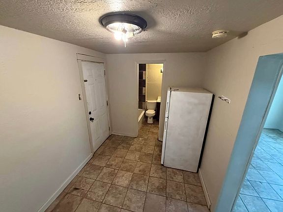 3rd image of 1502 24th St