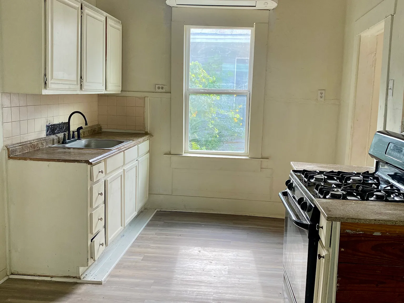 2 bed, 850 sqft, $1,295 — Photo 4