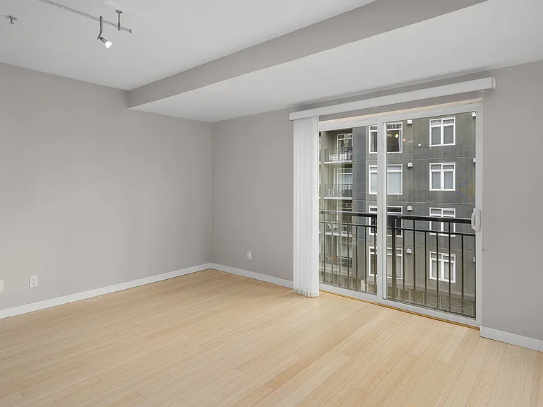 2717 Western Ave #530 — Photo 7