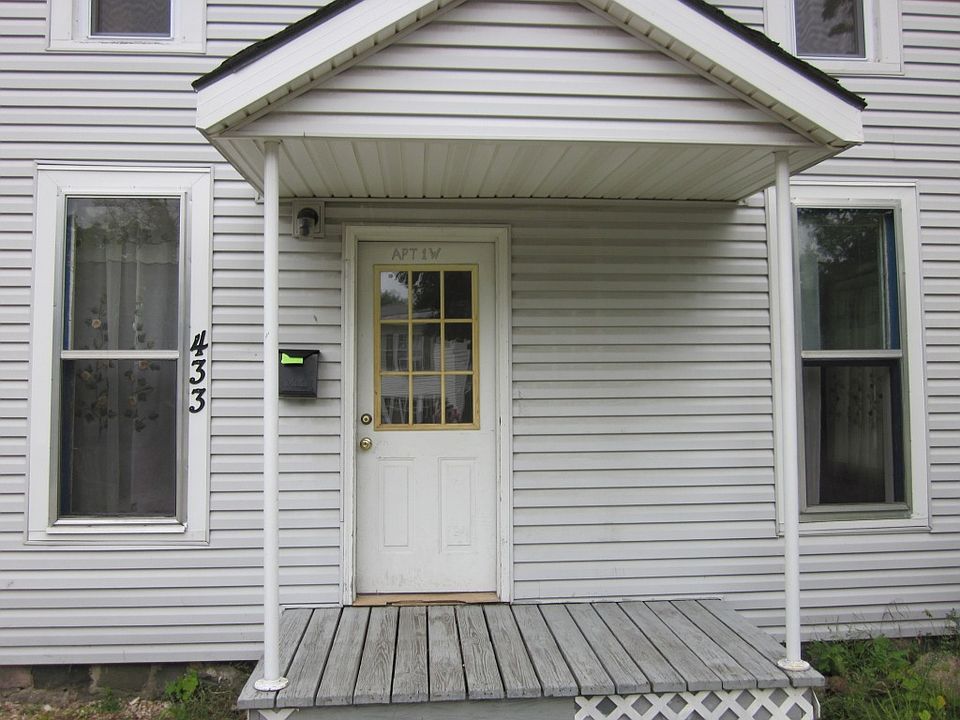 Triplex has separate entrances
