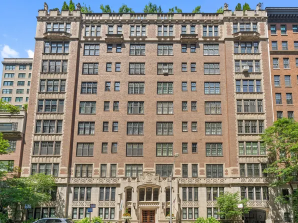 220 E Walton Pl #9W, Chicago, IL 60611