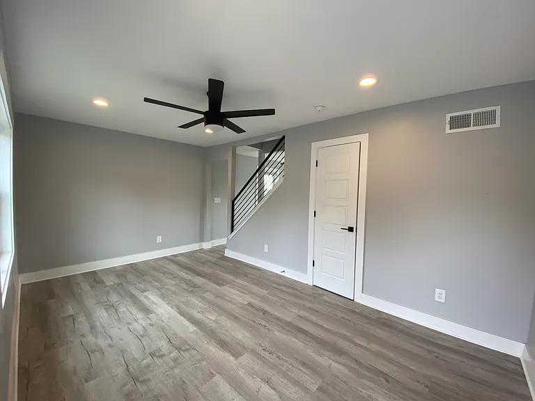 1 Craven St #8 — Photo 2