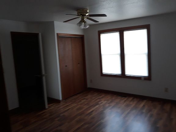 3rd image of 641 Vollmer St