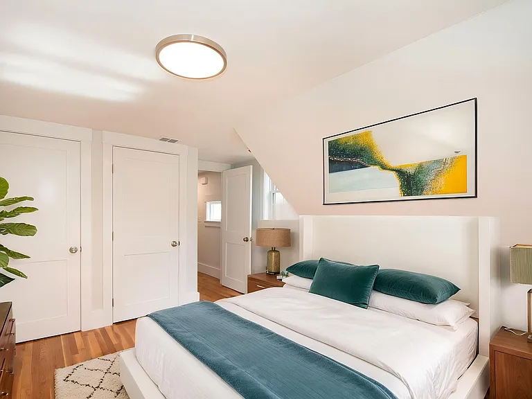215 Gardner St #2 — Photo 9