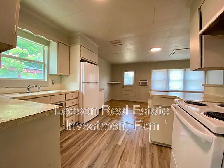 1416 Natalie St — Photo 7