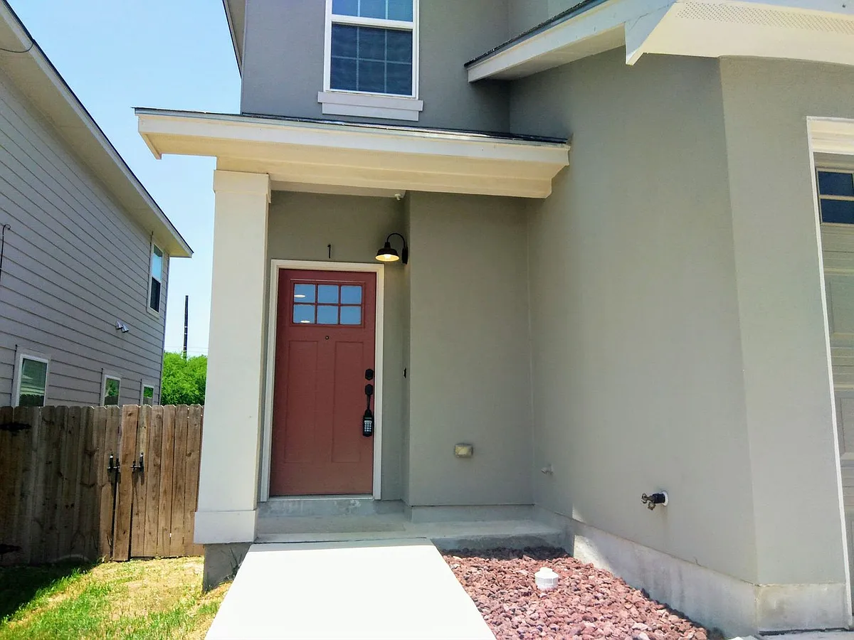 Building Photo - 6315 Melanzane Ave #1