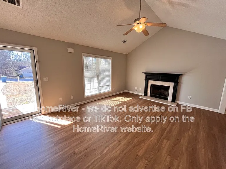 1365 Lance Cir — Photo 24