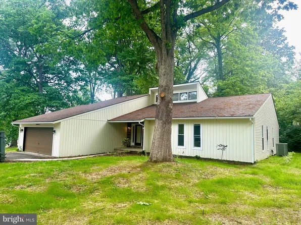 40 Cedarwood Rd, Wyomissing, PA 19610