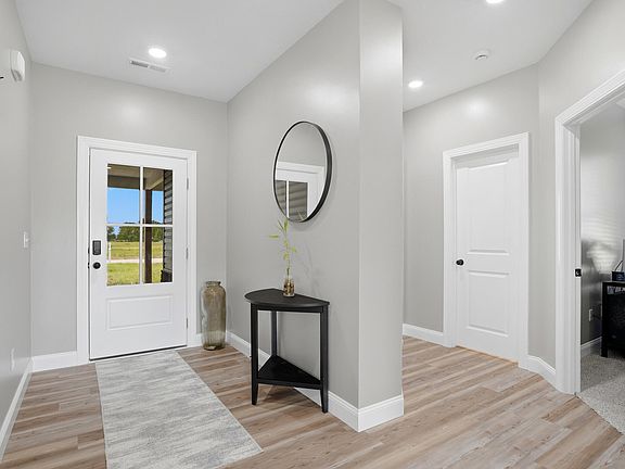 4th image of 16 Larrys Ln