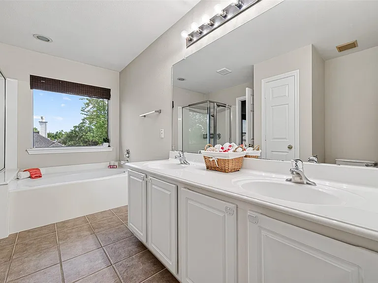16855 Carrollton Creek Ln — Photo 13