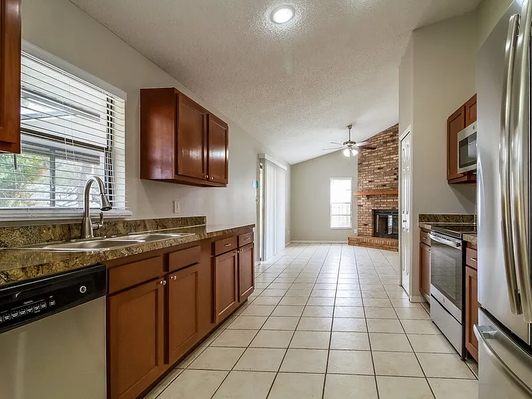 9619 Bandelier Dr — Photo 10