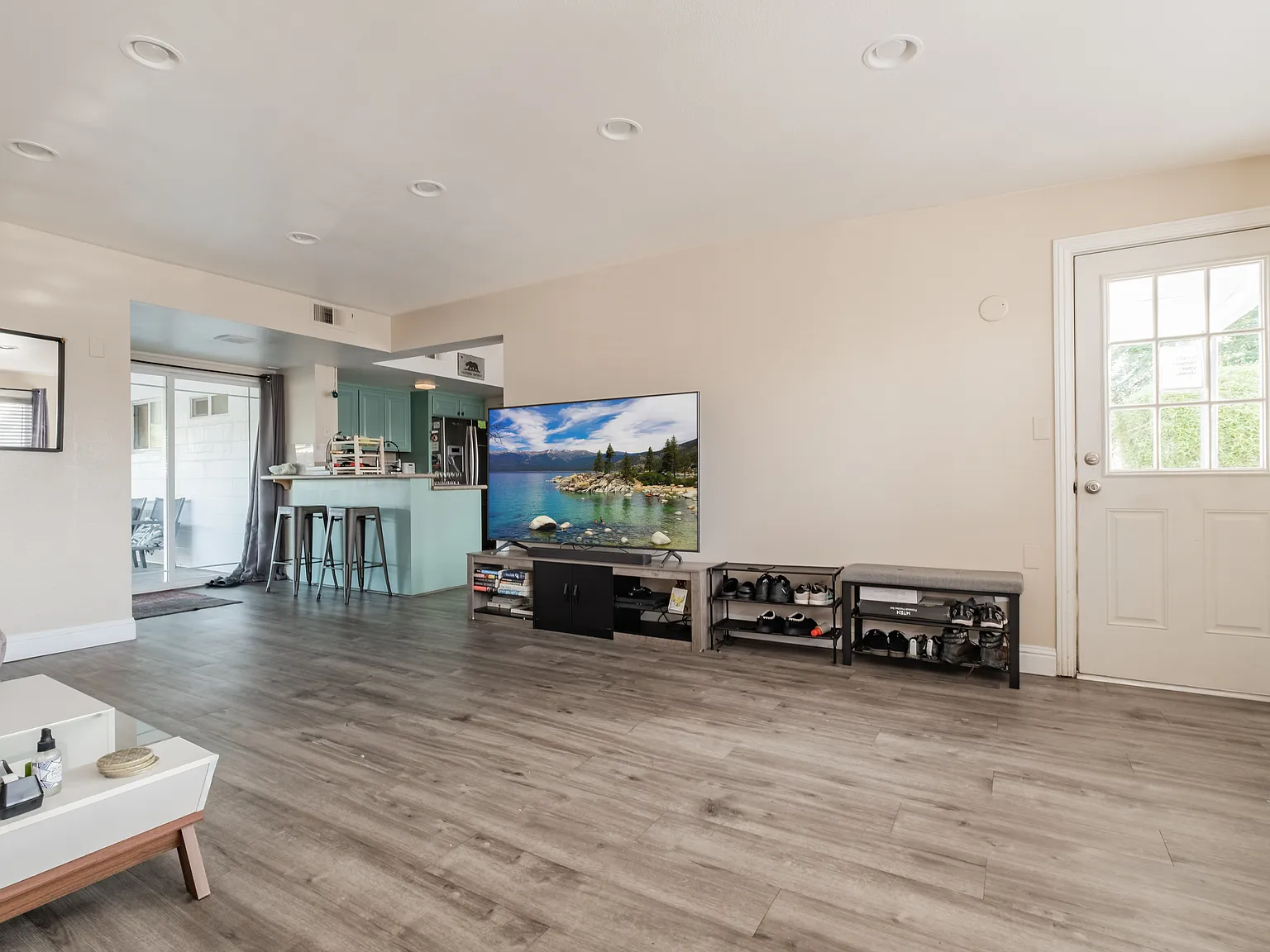 5 bed, 1746 sqft, $1,050 — Photo 2