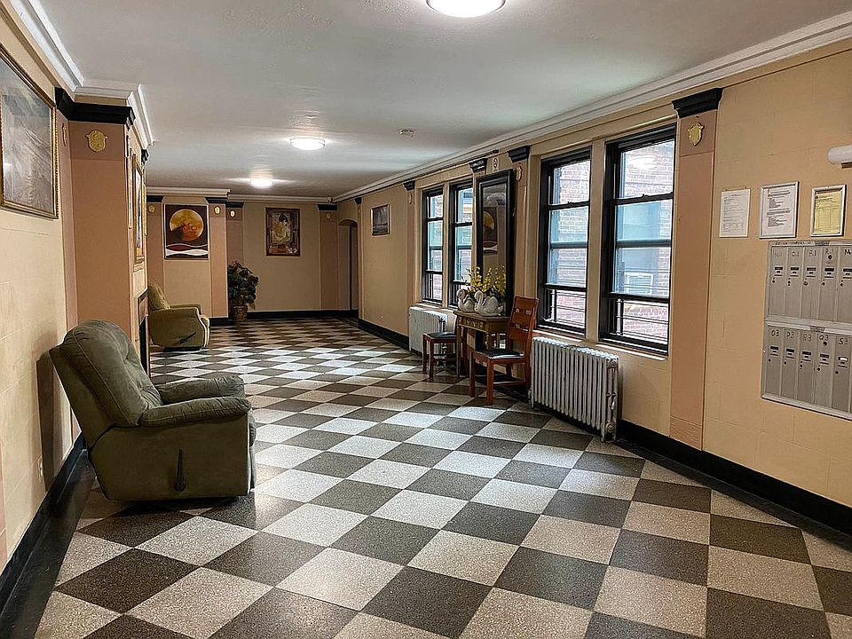1st image of 6264 Saunders St #4R