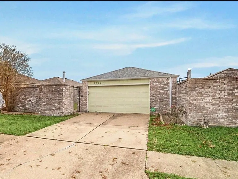 16147 New Field Dr — Photo 6