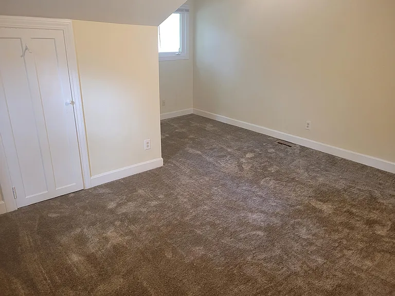 337 Fairport Rd — Photo 15