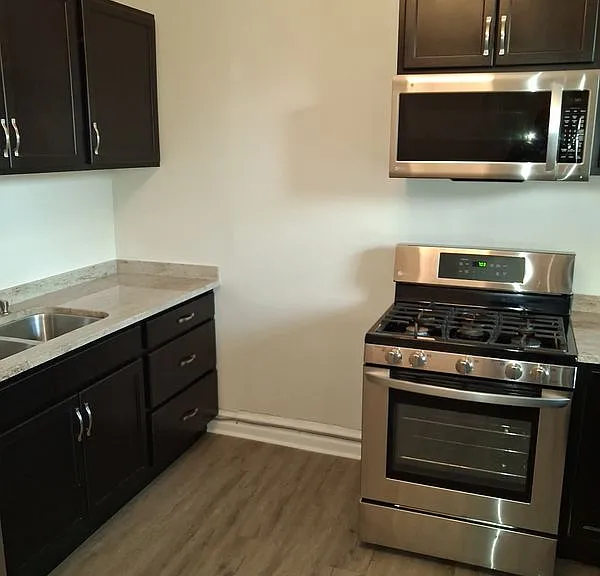 1009 W Garfield Blvd #1 — Photo 3