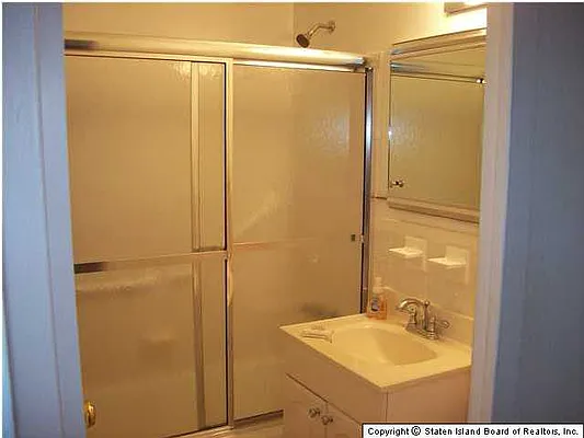 Sold by Excel Realty Associates | media 5