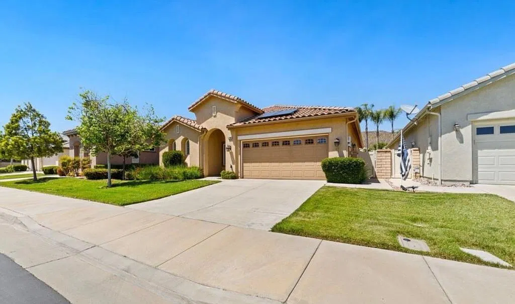 27896 Crystal Spring Dr — Photo 3