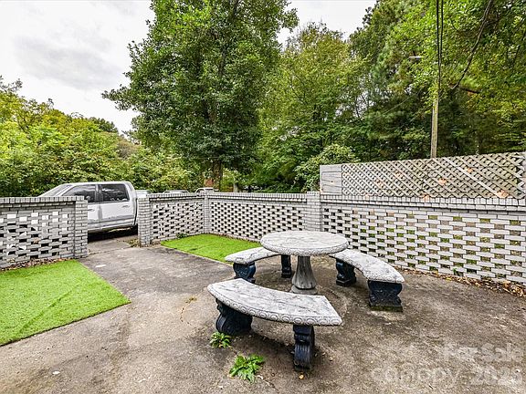 4th image of 4500 Matthews Mint Hill Rd