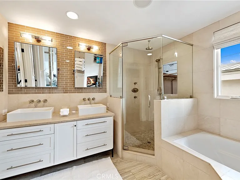 212 Marguerite Ave — Photo 16