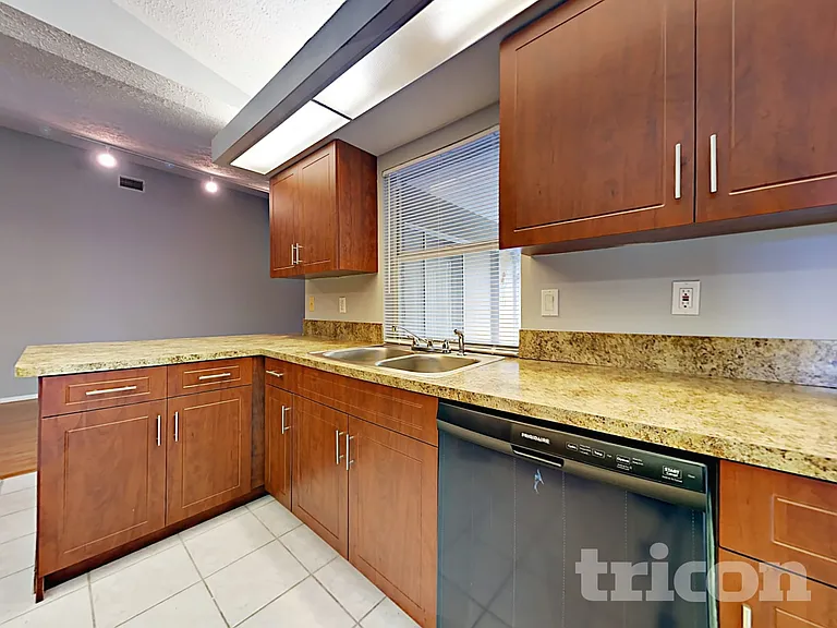 6835 67th Street Cir E — Photo 5