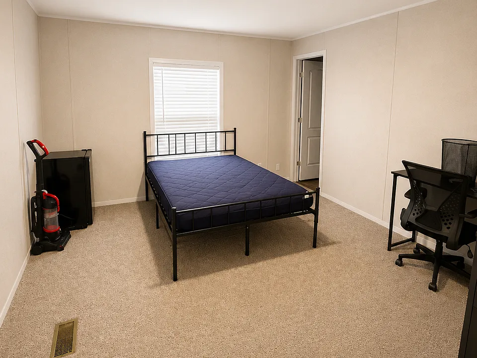 325 Robin Ln