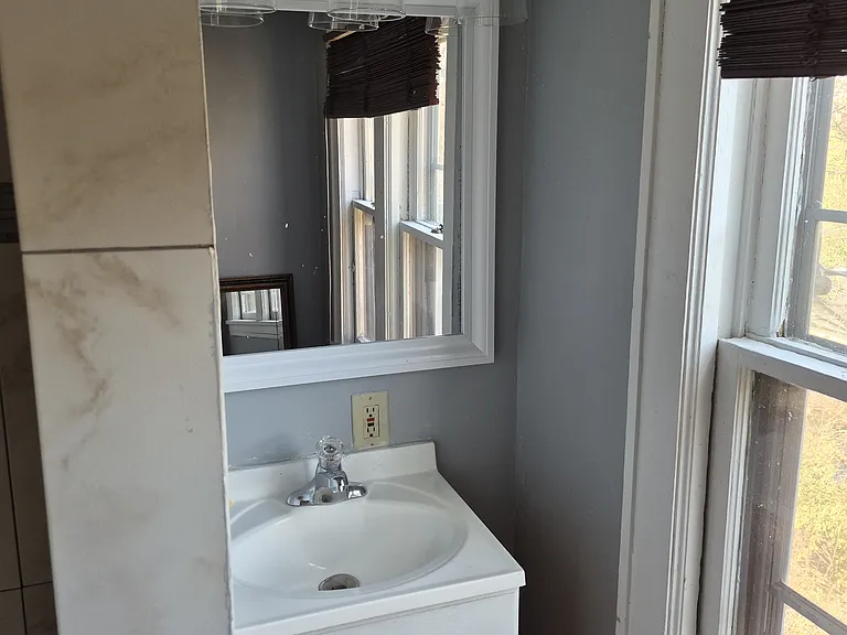 2622 Upton Ave N — Photo 16