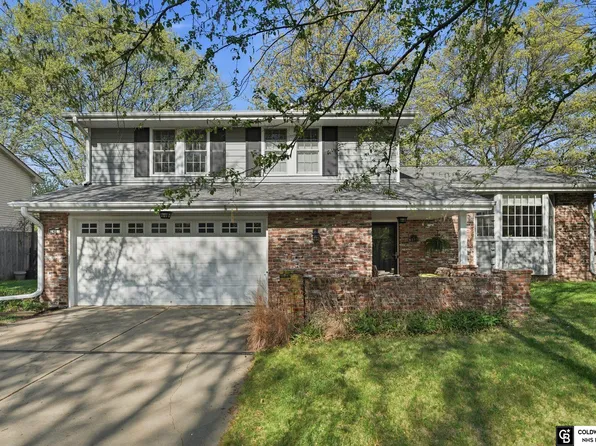2411 S 74th St, Lincoln, NE 68506