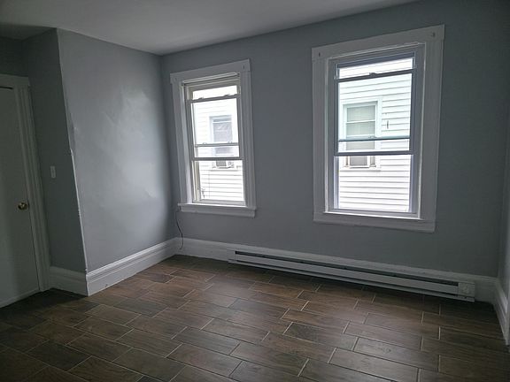 4th image of 96 Lockwood Ave #2