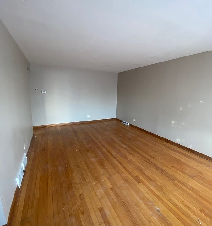 1st image of 9536 S Lasalle St