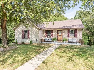 1621 Summit View Dr, Holts Summit, MO 65043