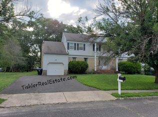 17 Kolas Ct, North Middletown, NJ 07748