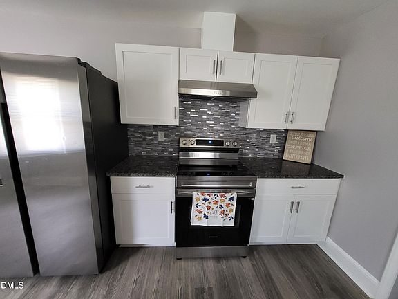 3rd image of 121 N Elizabeth St