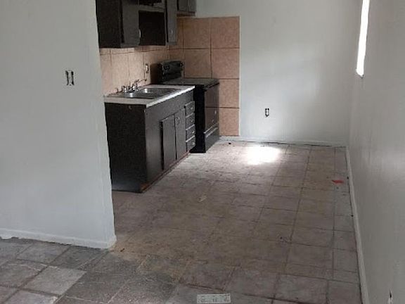 4th image of 101 S Forest St Unit 735-6