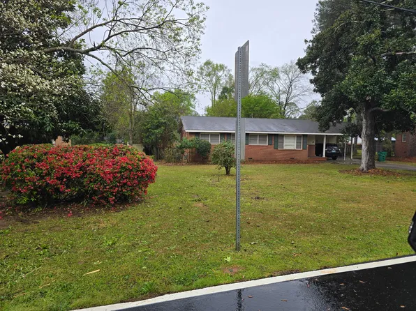 1704 Cedarwood Rd, Milledgeville, GA 31061