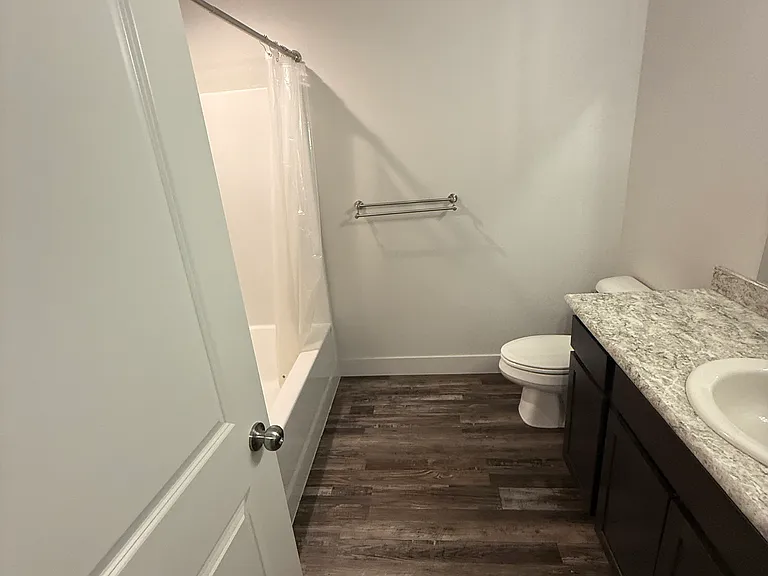 143 Railroad Ave — Photo 6