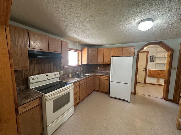 5th image of 705 E Wilcox Ave