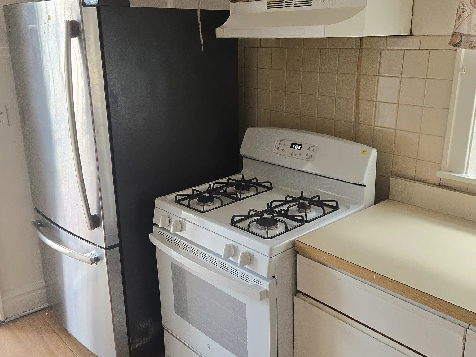 2 bed, $1,200 — Photo 1