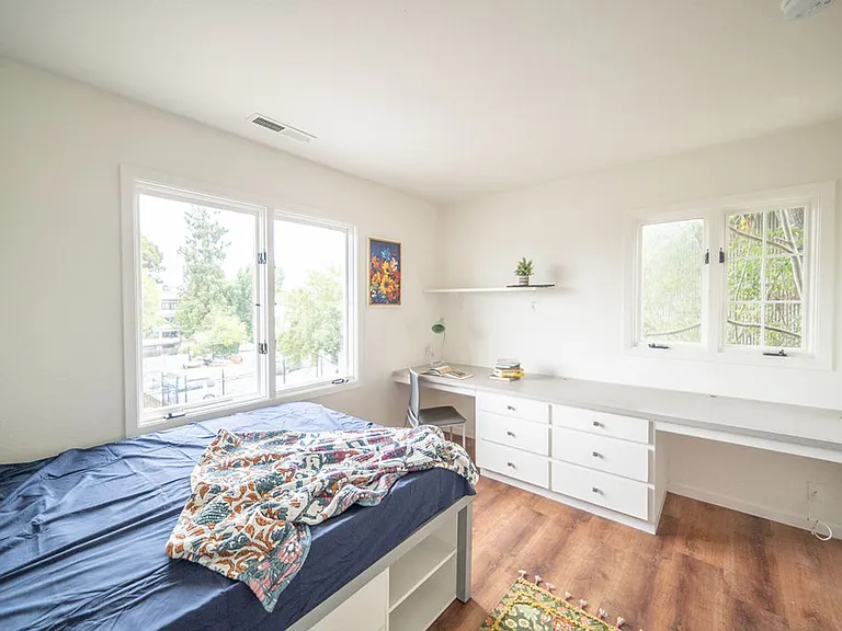 2731 Durant — Photo 11