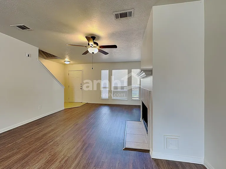 2738 Springstone Dr — Photo 9