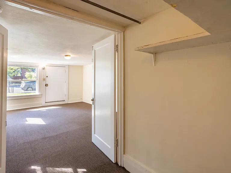 812 W 1st St #1 — Photo 13