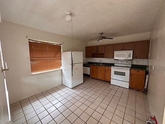 3rd image of 4600 Kelmar Dr #3