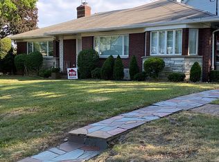 11 Forest Rd, Staten Island, NY 10304