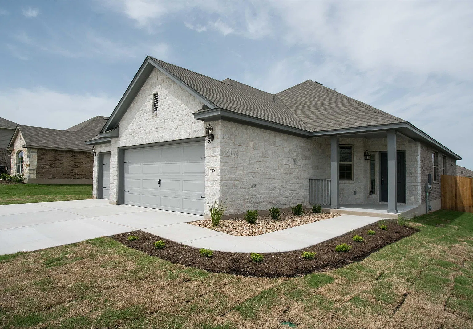 4 bed, 2.0 bath, 2026 sqft, $2,295 — Photo 1