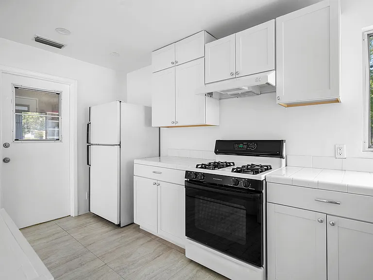 331 Cornell Dr #337 — Photo 14