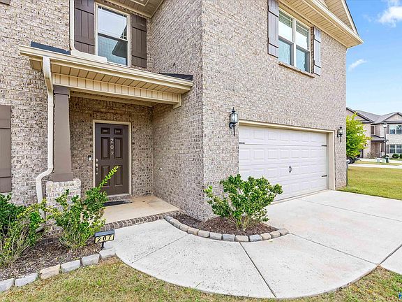 3rd image of 207 Rye Cir